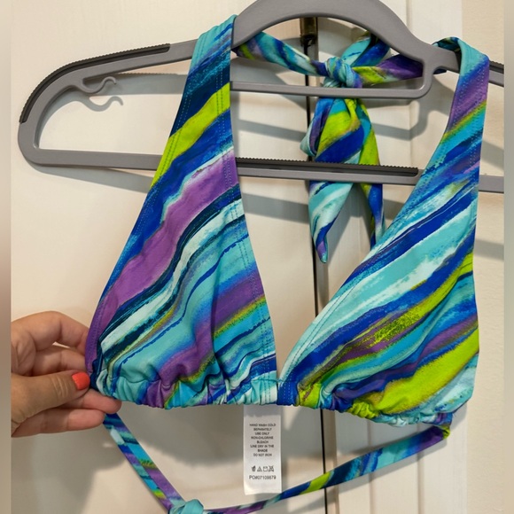 Two NWT bikini tops - size 6 - Picture 5 of 8